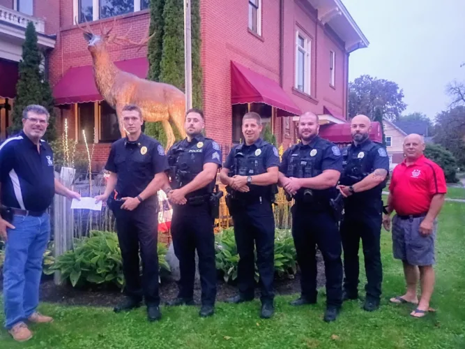 Elks donate to police